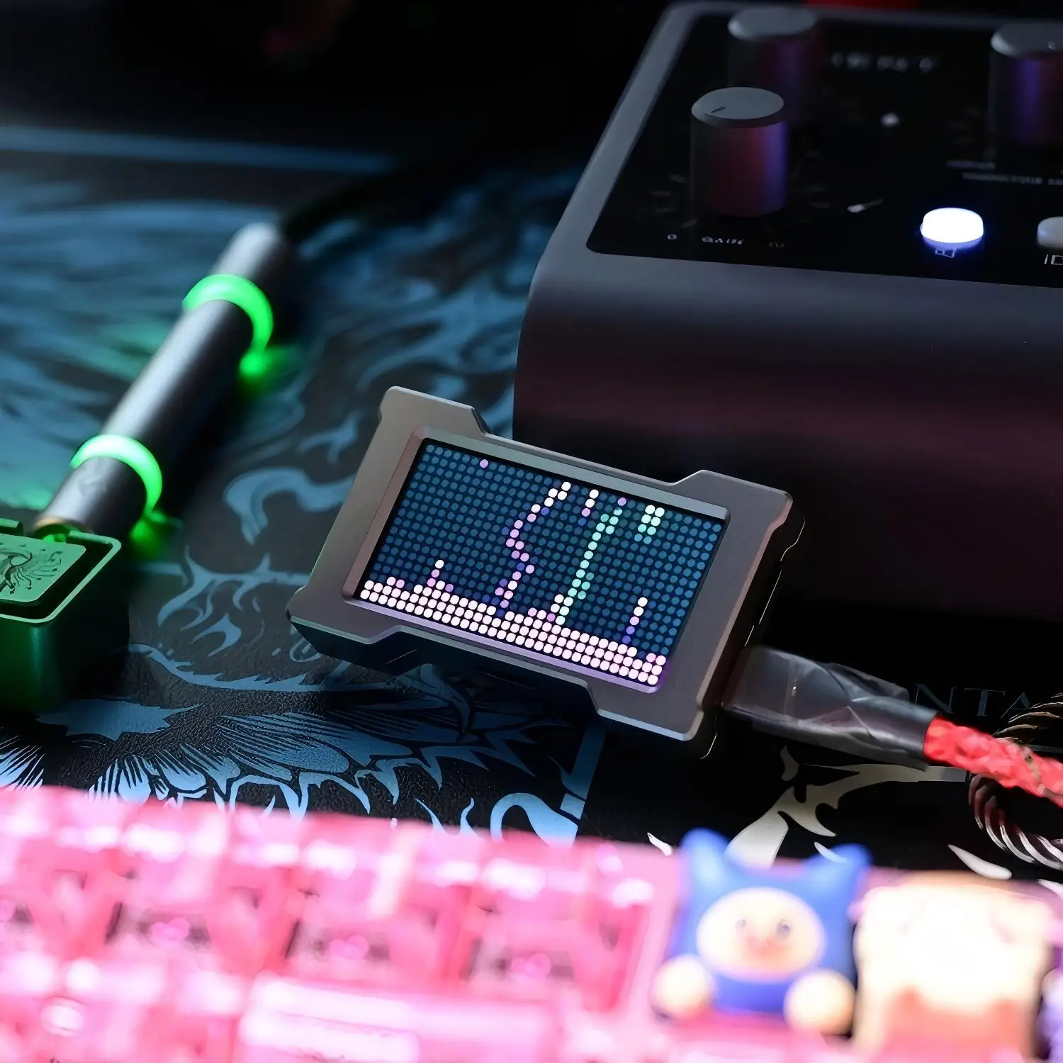 Gaming USB Hub with Display - Image 6
